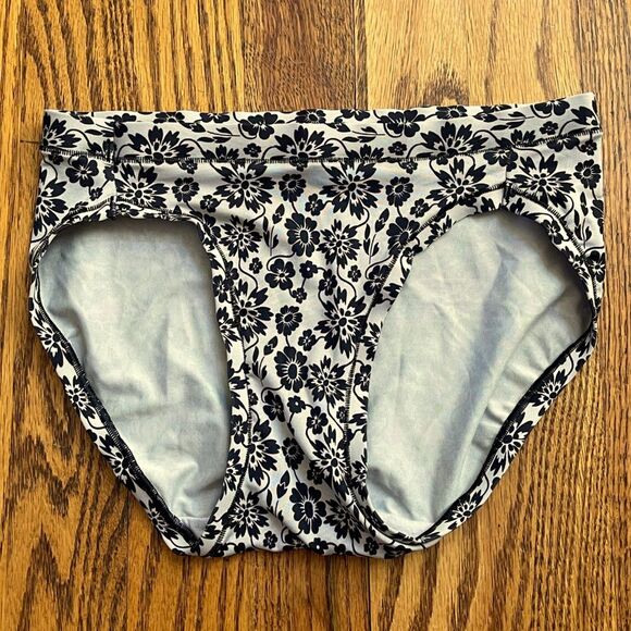 HANES Underwear - Picture 1 of 3